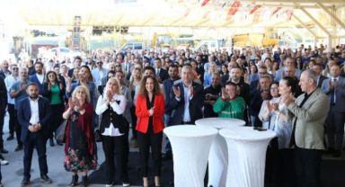 Karşıyaka’da seçim ve bayrama çifte kutlama