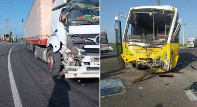 Mardin’de tır ile halk otobüsü çarpıştı: 18 yaralı