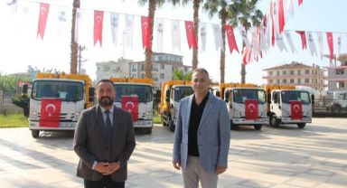 Ödemiş Belediyesi’nin temizlik filosuna 5 yeni araç eklendi