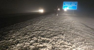 Tokat’ta nisan yağmuru beklenirken kar sürprizi
