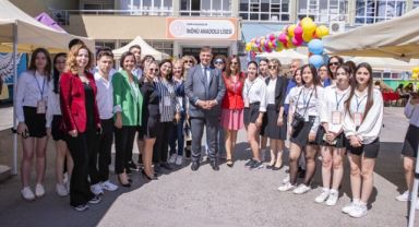 Başkan Tugay’ı duygulandıran sürpriz
