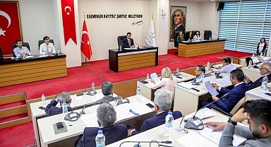 Bayraklı Meclisinde gündem kesin hesap!