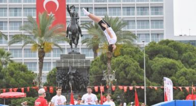 Cumhuriyet Meydanı rengarenk