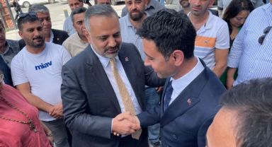 Eylemler devam ederken Aslanoğlu'ndan kritik 'Bayraklı' ziyareti!