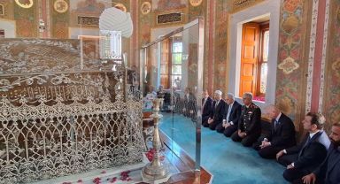 Fatih Sultan Mehmed Han kabri başında dualarla anıldı