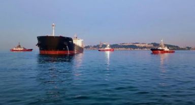 İstanbul Boğazı’nda gemi trafiği askıya alındı