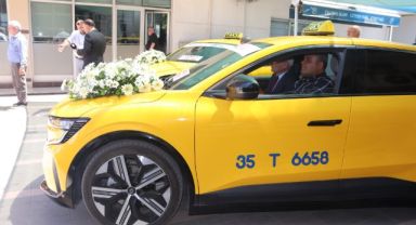 İzmir’de elektrikli taksi dönemi başladı