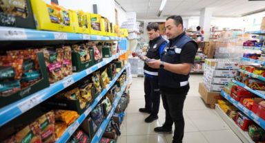 Menderes zabıtası market denetiminde