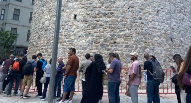 Restorasyonu tamamlanan Galata Kulesi ziyarete açıldı