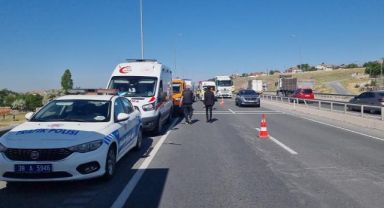 Tırdan dökülen malzeme zincirlemeye kazaya neden oldu: 11 yaralı