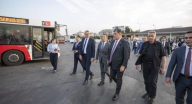 Başkan Tugay 05.30’da ESHOT personeliyle bayramlaştı