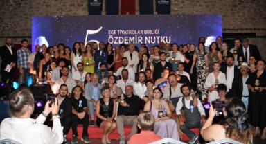 Bornova Belediyesi Şehir Tiyatrosu ödüle doymuyor!