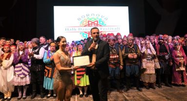 Bornova’da halk dansları rüzgarı esti