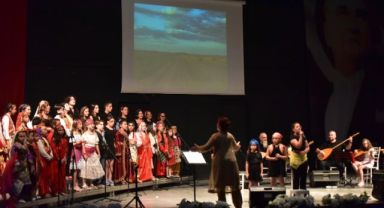 Bornova’da unutulmaz türkü gecesi
