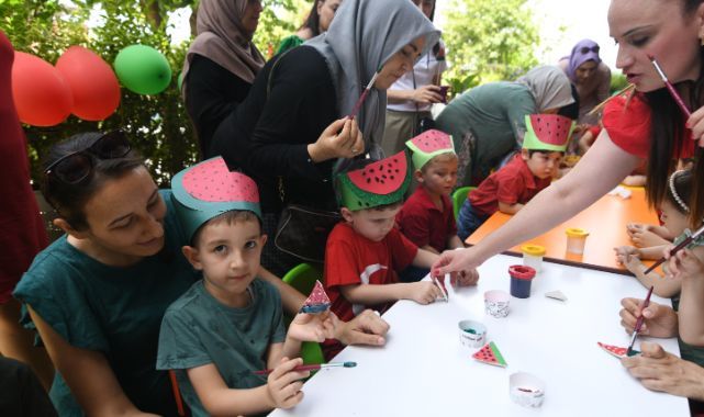 Bornovalı minikler Karpuz Festivali’nde eğlendi