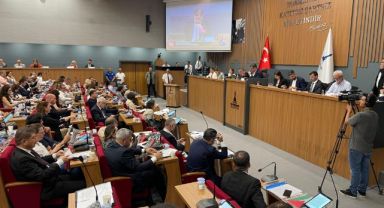 Büyükşehir’de yoğun gündemli meclis… Tugay: TOKİ’ye karşı değilim!