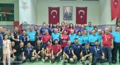 Çiğli Belediyesi Kurumlar Arası Masa Tenisi Turnuvası'nda Şampiyon Oldu