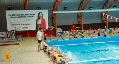 Karşıyaka Belediyesi ‘Yaz Spor Okulları’nı açtı