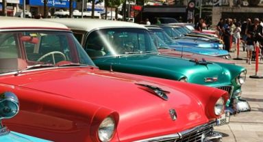 Klasik otomobiller Urla’da buluştu