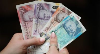Kral Charles banknotları dolaşıma girdi