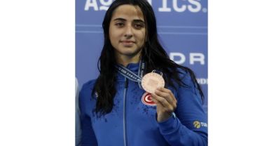 Milli yüzücü Deniz Ertan, Avrupa Şampiyonası’nda finale yükseldi