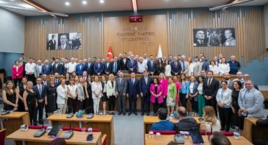 Özel’den belediye başkanlarına ve meclis üyelerine ‘balans’ ayarı!