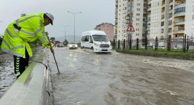 Rize’de sağanak yağmur