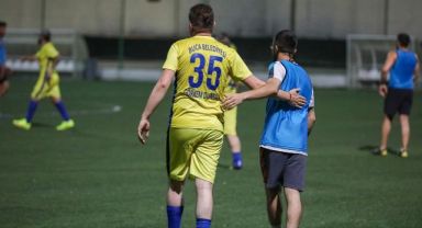 Başkan Duman, gençlerle dostluk maçında buluştu