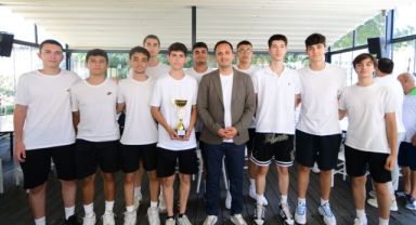 Başkan Eşki şampiyonları ağırladı