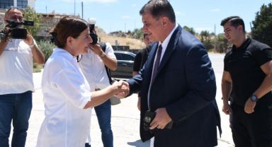 Başkan Tugay ilçe belediyelerine destek sözü verdi