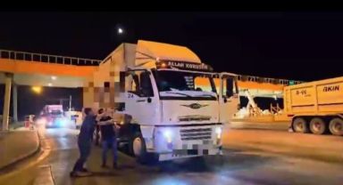Esrarı çelik kapıya sakladılar... İzmir'e gelir gelmez yakalandılar!