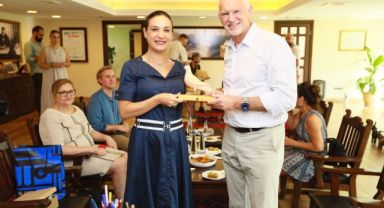 Filiz Başkan ve Yorgo Papandreou'dan dostluk mesajları