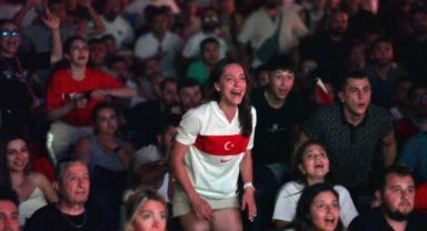 Futbol tutkusu İzmir'i sardı