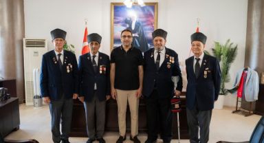 Gazilerden Başkan Yiğit’e duygulandıran ziyaret