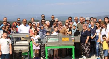 Güzelbahçe'de köylülere destek: Siz üretin biz alalım!
