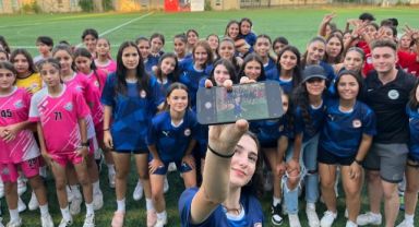 İzmir’in futbolcu kızları geleceğe umut oldu