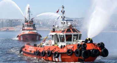 İzmir Körfezi’nde Kabotaj Bayramı coşkusu
