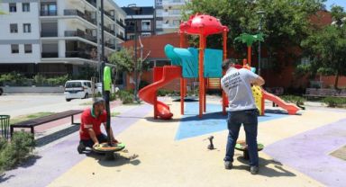 Karşıyaka’da parklar yenileniyor... Yeşil doku güçleniyor!