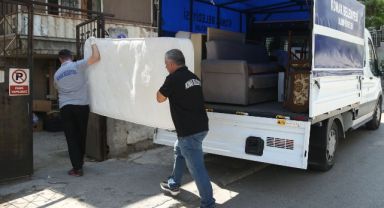 Konak’ta evden eve dayanışma: İkinci El Eşya Hattı