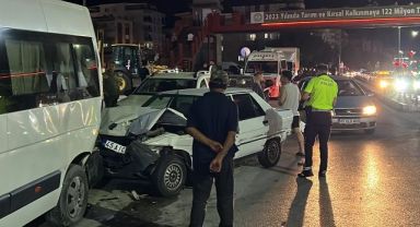 Manisa’da zincirleme trafik kazası: 9 yaralı