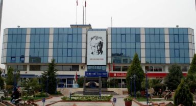 Menderes Belediyesi’nde silahlı saldırı girişimi!