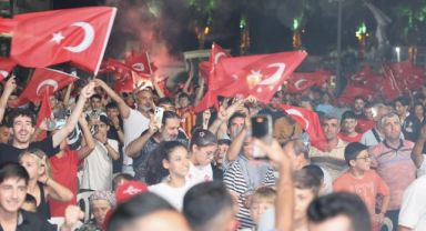 Menemen'de milli maç heyecanı!