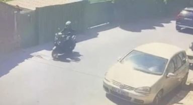 Saplantılı olduğu kadının eşinin aracına kurşun yağdırdı