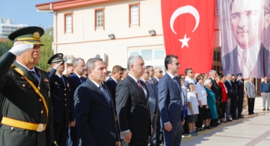 30 Ağustos Zafer Bayramı Bergama'da törenlerle kutlandı