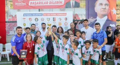 Bayraklı’daki futbol turnuvasında final heyecanı yaşandı