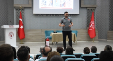 Bornovalı muhtarlara yangın güvenliği eğitimi
