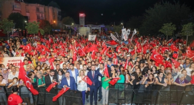 Büyük Zafer’in 102. yılında Buca’da görkemli kutlama