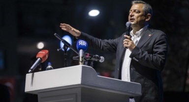 CHP Lideri Özel'den İzmir'de çarpıcı mesajlar... Konseri hedef alınan 'Suavi' açıklaması!