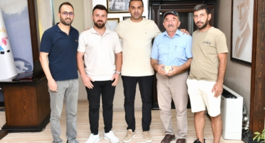 Çiğli Belediyesi işçilerinden örnek davranış... Buldukları altını sahibine ulaştırdı