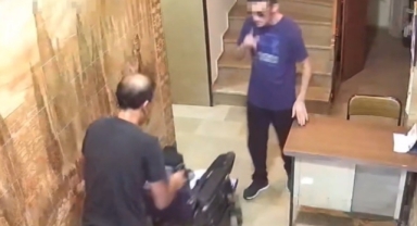 İzmir'de engelli vatandaşın akülü sandalyesini çalan vicdansızlar yakalandı